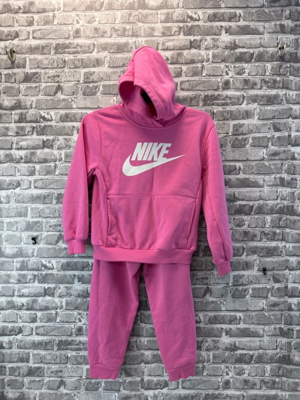 Girls Nike Pink Hoodie and Jogger Set - Picture 1 of 9